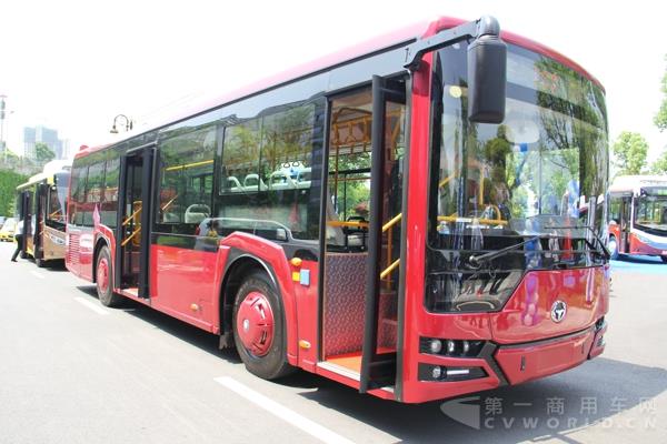 恒瑞系列插電式混合動(dòng)力客車(chē)試乘 (3).jpg