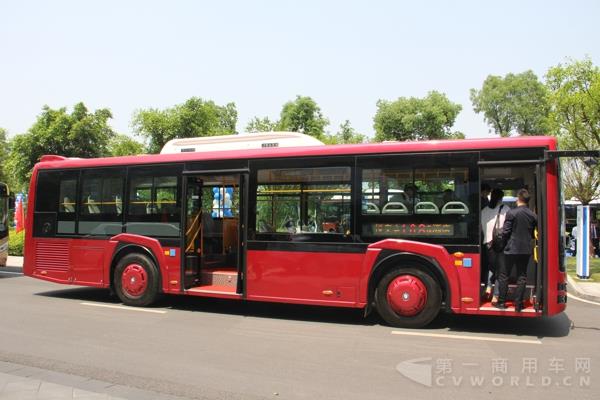 恒瑞系列插電式混合動(dòng)力客車試乘 (4).jpg