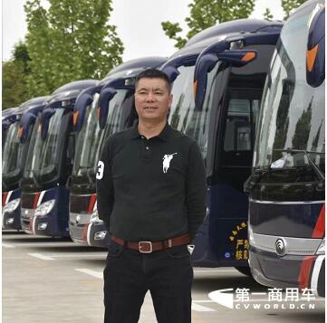 旅游大巴供不應求，云南成暑期游“頂流”3.jpg