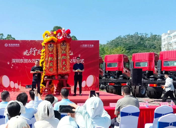 50輛！東風(fēng)天錦KR交付，開(kāi)啟物流新程3.jpg