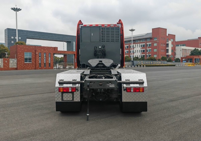汕德卡危險(xiǎn)品車(chē)后部照片.jpg