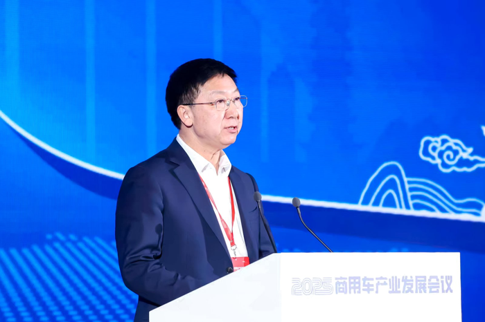 付炳鋒：從產(chǎn)品輸出向體系共建轉(zhuǎn)型，提升中國商用車國際競爭力.png