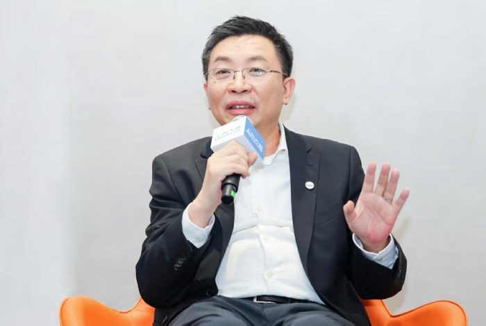 上汽商用車執(zhí)管會(huì)主席、上汽大通總經(jīng)理?xiàng)顟丫?jpg
