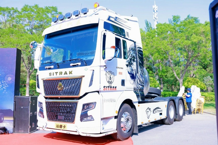 汕德卡G7H 720馬力燃氣牽引車.jpg