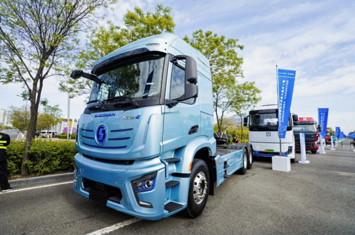 陜汽底置換電牽引車(chē).png