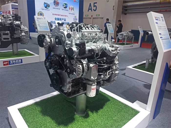 YCY25柴油發(fā)動機.jpg