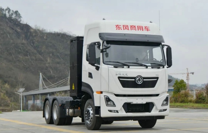 東風(fēng)天龍KL純電牽引車(chē)22.jpg