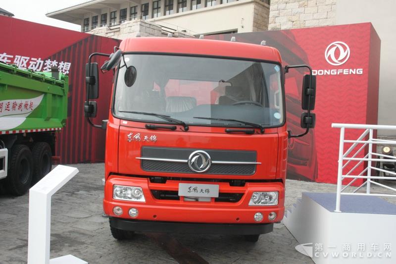 東風(fēng)天龍4X2載貨車