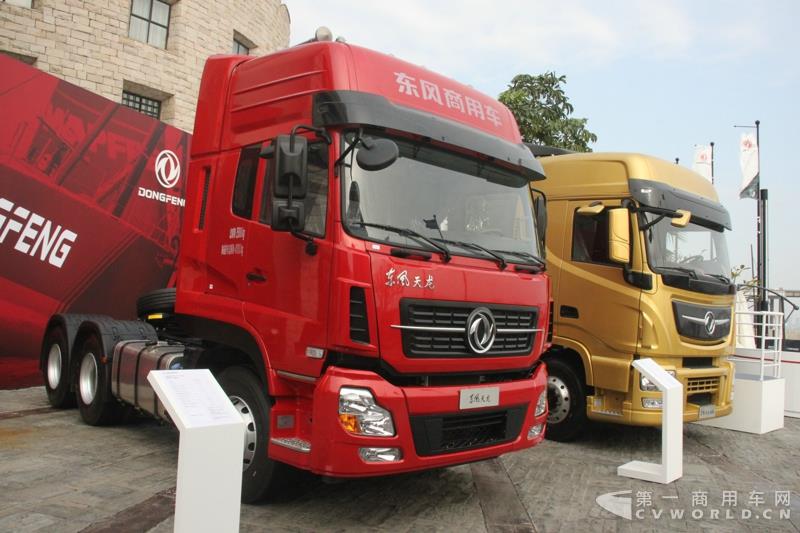 東風(fēng)天龍6X4牽引車