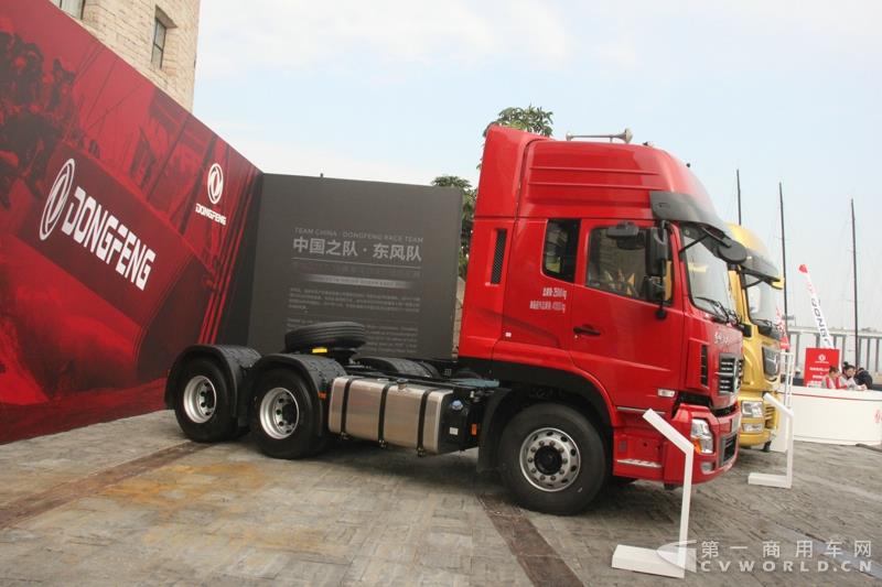 東風(fēng)天龍6X4牽引車
