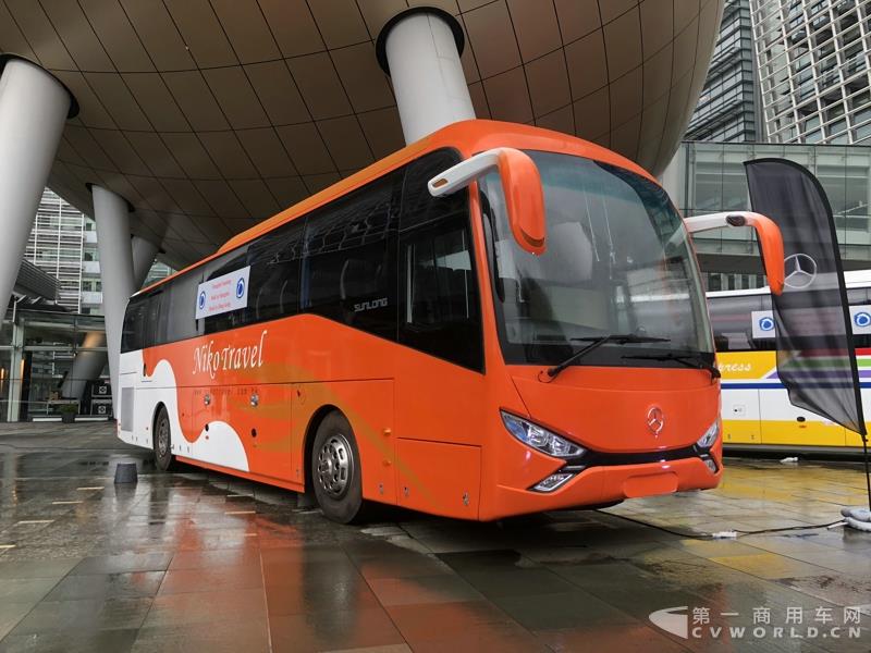 申龍SLK6116HKB歐六柴油客車，全部采用奔馳底盤