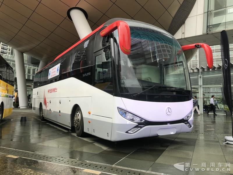 申龍SLK6116HKB歐六柴油客車，全部采用奔馳底盤