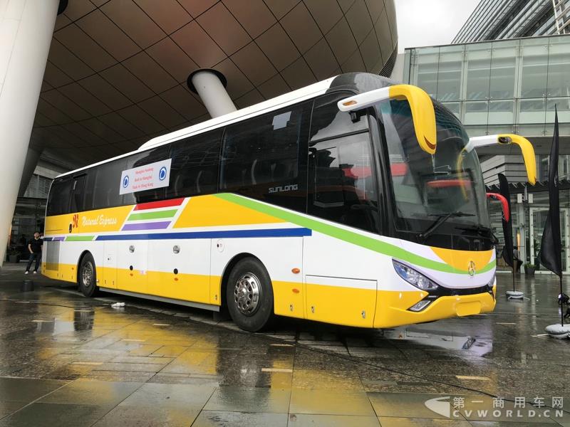 申龍SLK6116HKB歐六柴油客車，全部采用奔馳底盤