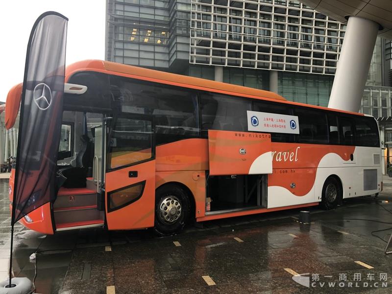 申龍SLK6116HKB歐六柴油客車，全部采用奔馳底盤