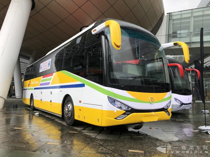 申龍SLK6116HKB歐六柴油客車，全部采用奔馳底盤