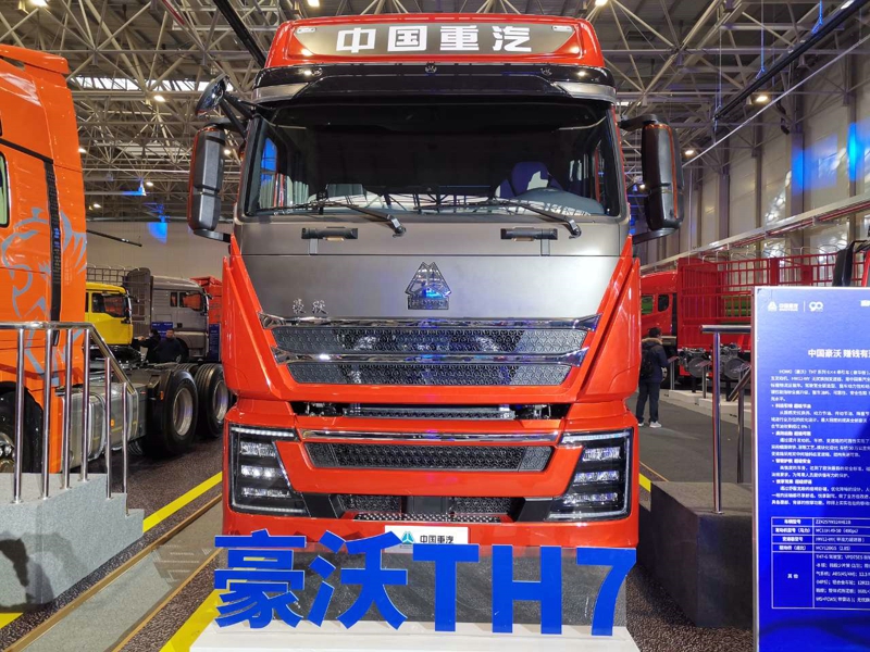 重汽豪沃TH7 6×4牽引車（豪華版），重汽MC11H 國五發(fā)動機(jī)