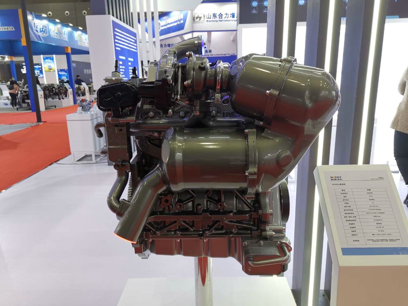 蜂巢動力HY4D24柴油機，排量2370ml