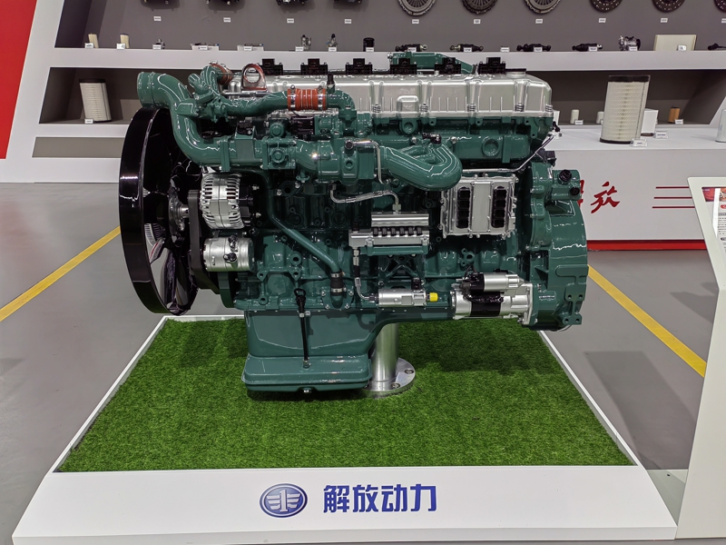 解放動力CA6SM3-E6系列燃氣機，排量12.52升，功率覆蓋350-470馬力